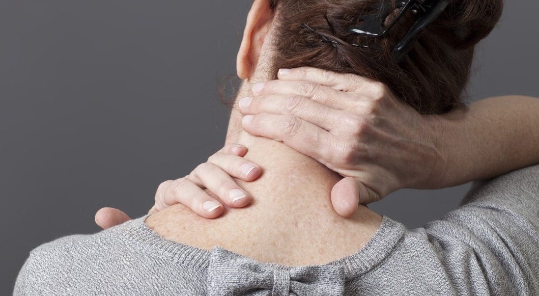 Neck pain: symptoms and causes