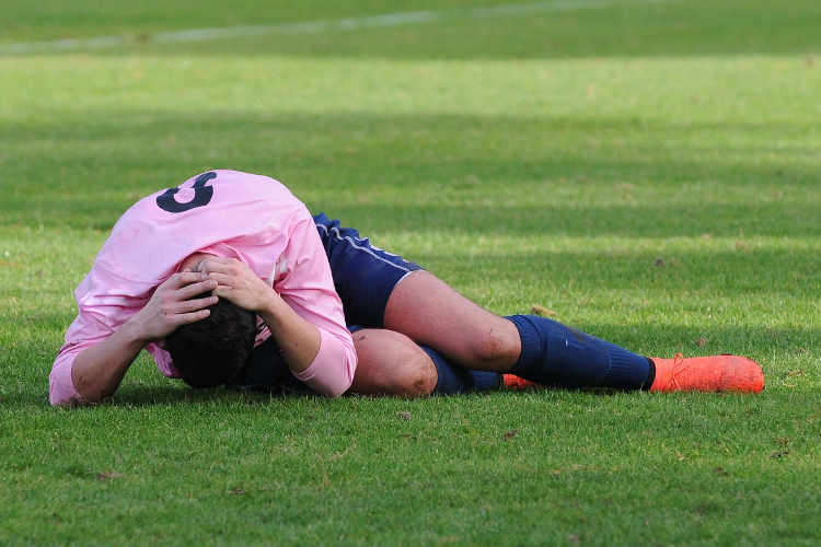 Head and neck sports injuries: on-field management